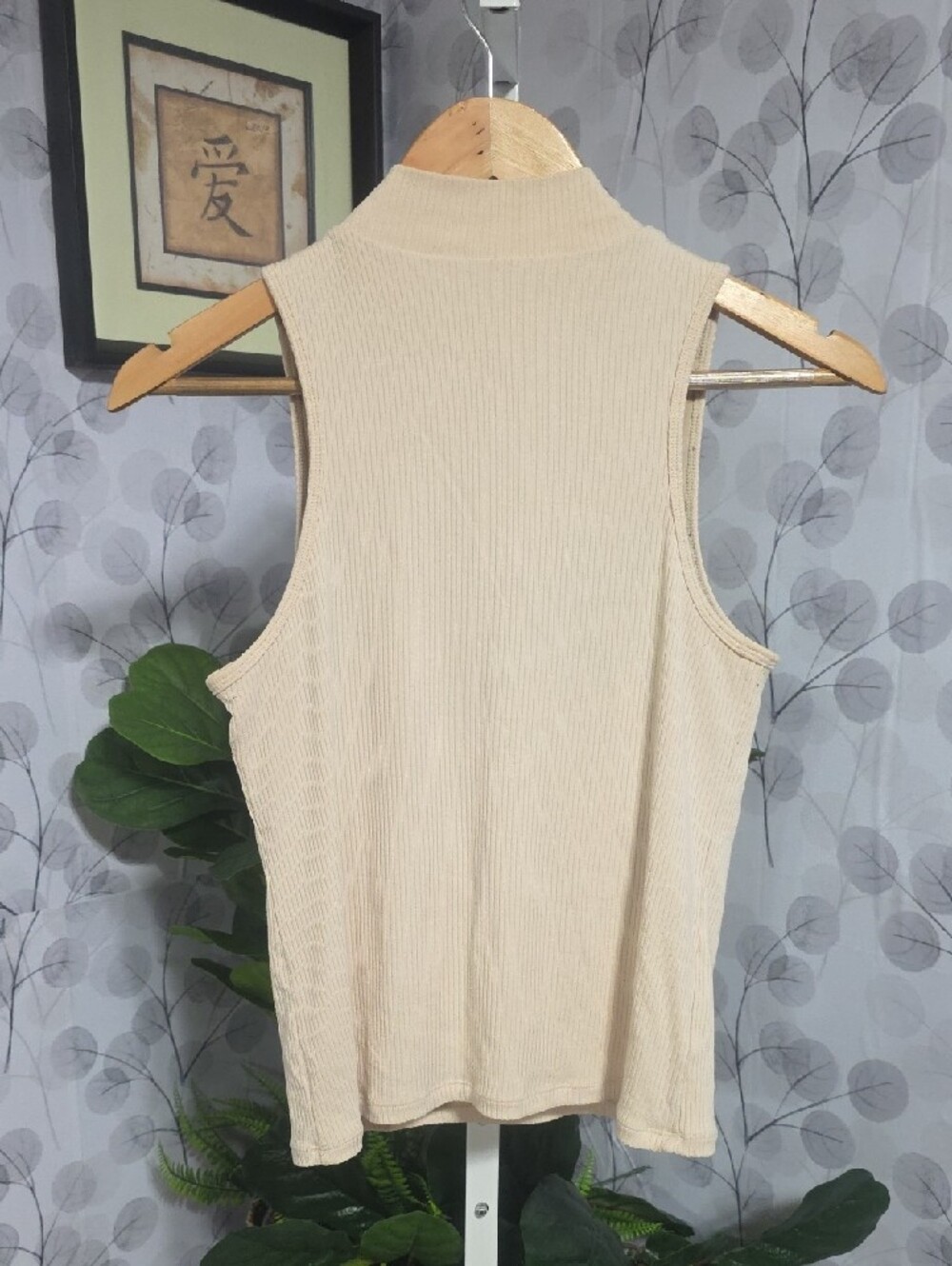 Klassy Network Cream Ribbed Mock Neck Sleeveless Tank - Picture 5 of 7